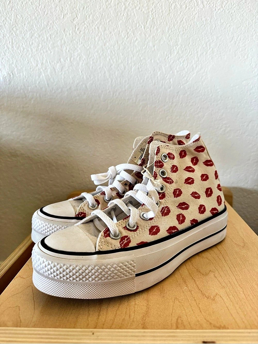 Converse Chuck Taylor All Star Lift High Top Lips Print Sneakers